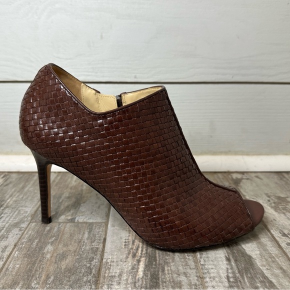Cole Haan Chestnut/Brown Leather Weave Open Toe Boot Heels Size 8.5 - Picture 2 of 3